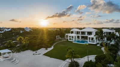 Luxury Villa Photo #11