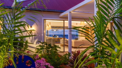 Luxury Villa Photo #16