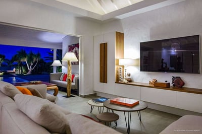 Luxury Villa Photo #34