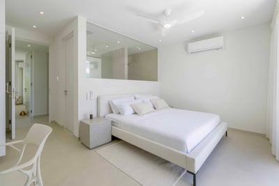 Luxury Villa Photo #27