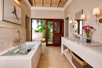 Luxury Villa Photo #15