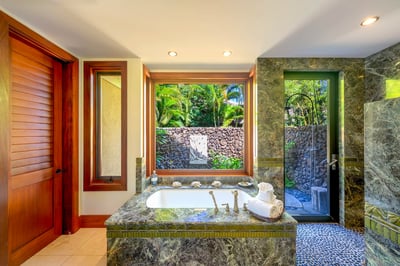 Luxury Villa Photo #21