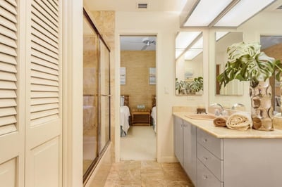 Luxury Villa Photo #24