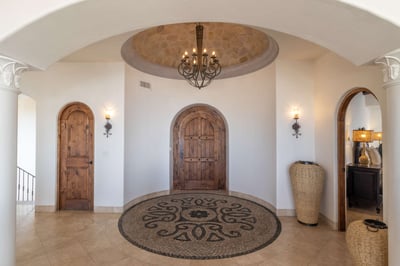 Luxury Villa Photo #28