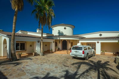 Luxury Villa Photo #16