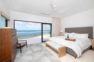 Luxury Villa Photo #18