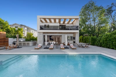 Tarzana,Melvin Modern