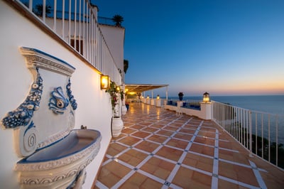 Luxury Villa Photo #11