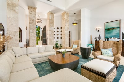 Luxury Villa Photo #15