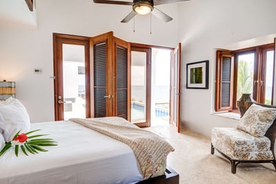 Luxury Villa Photo #18