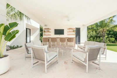 Luxury Villa Photo #21