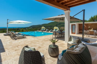 Luxury Villa Photo #5