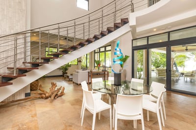 Luxury Villa Photo #13
