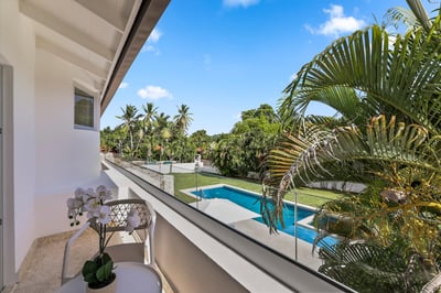 Luxury Villa Photo #9