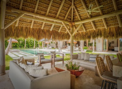 Luxury Villa Photo #15