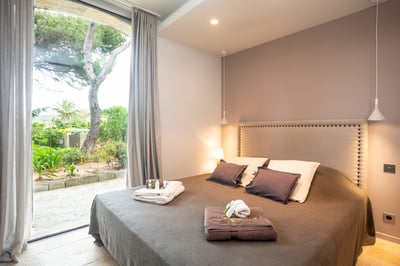 Luxury Villa Photo #32