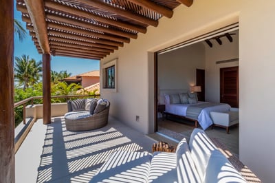 Luxury Villa Photo #25