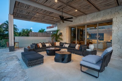 Luxury Villa Photo #26