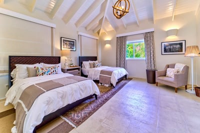 Luxury Villa Photo #35