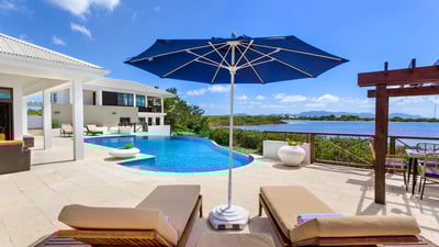 Luxury Villa Photo #4
