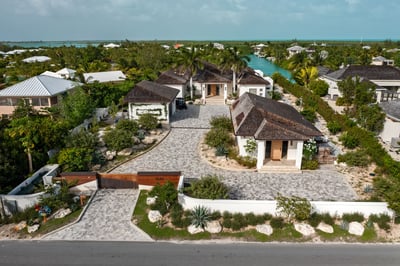 Luxury Villa Photo #43
