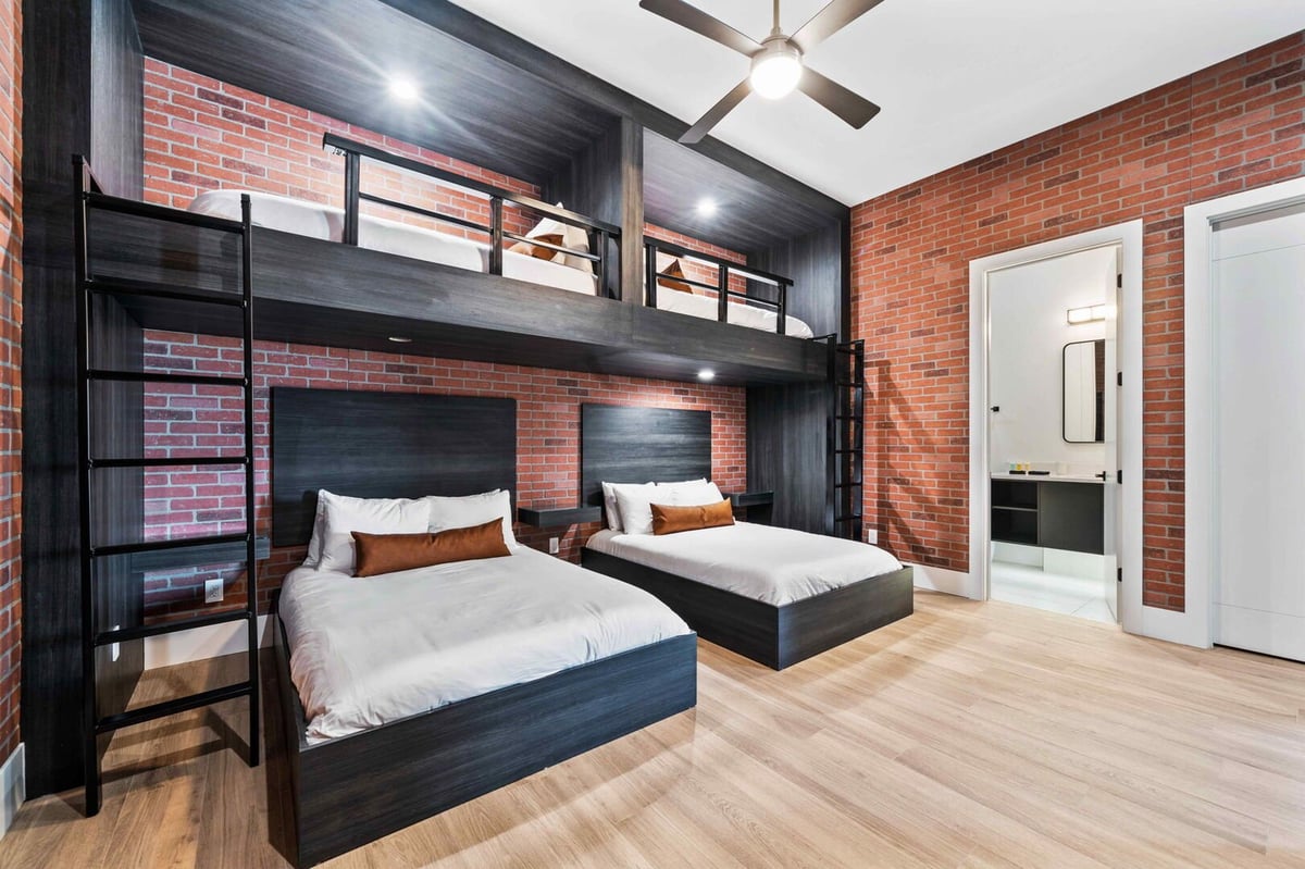 Reunion Royale Retreat