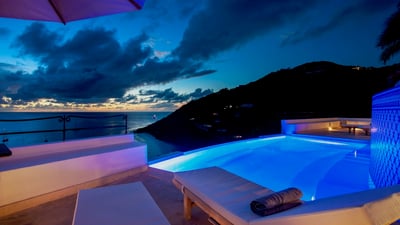 Luxury Villa Photo #15