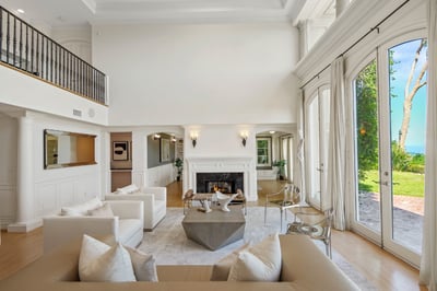 Luxury Villa Photo #17
