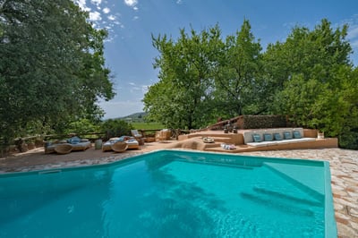 Luxury Villa Photo #3