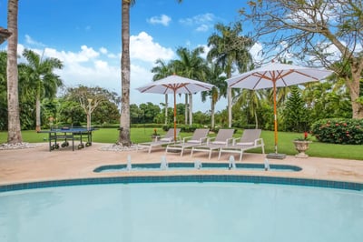 Luxury Villa Photo #6
