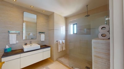 Luxury Villa Photo #34