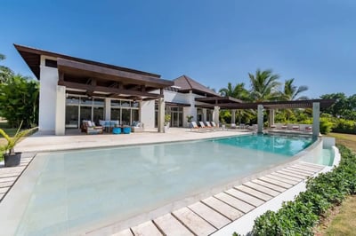 Luxury Villa Photo #7