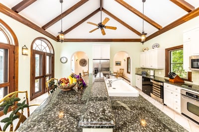 Luxury Villa Photo #27