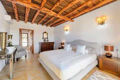 Luxury Villa Photo #33