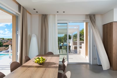 Luxury Villa Photo #35