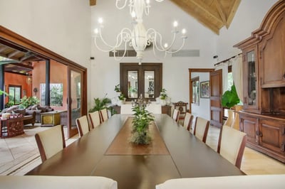 Luxury Villa Photo #23