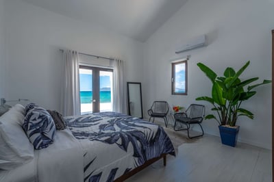 Luxury Villa Photo #11