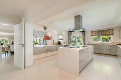 Luxury Villa Photo #17