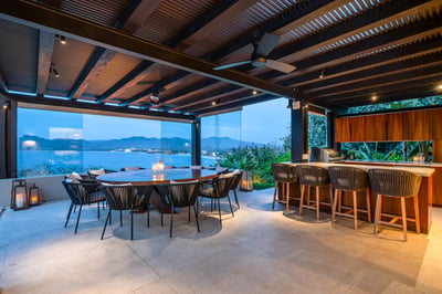 Luxury Villa Photo #11