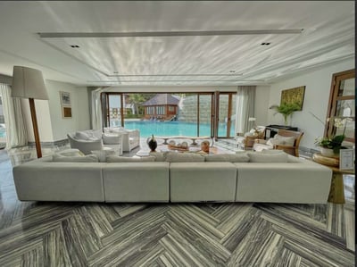 Luxury Villa Photo #14
