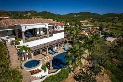 Luxury Villa Photo #2