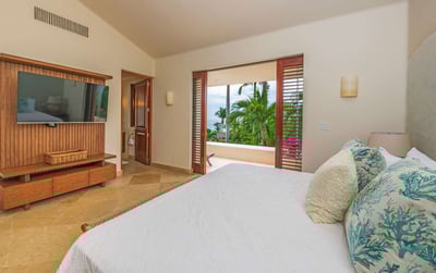 Luxury Villa Photo #29