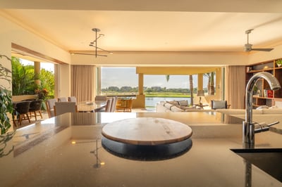 Luxury Villa Photo #15