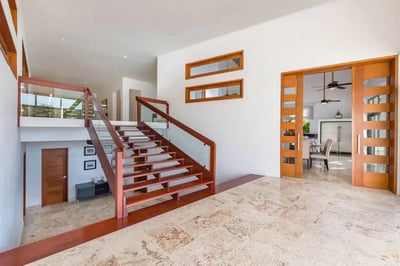 Luxury Villa Photo #37