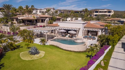 Luxury Villa Photo #2