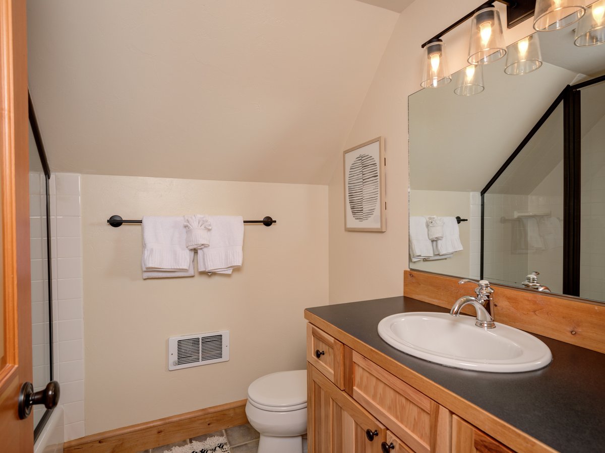 Powder Ridge Cabin | 6 Rose Bud