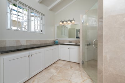 Luxury Villa Photo #38