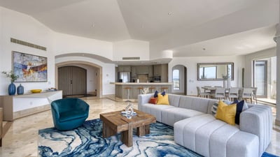 Luxury Villa Photo #9