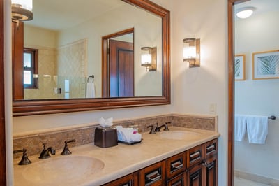 Luxury Villa Photo #40