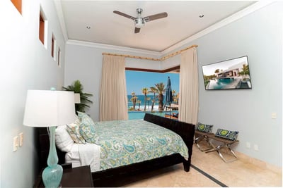 Luxury Villa Photo #31